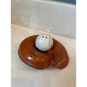 VTG  Baseball Mitt and Ball Salt & Pepper Shaker Set (no stoppers)